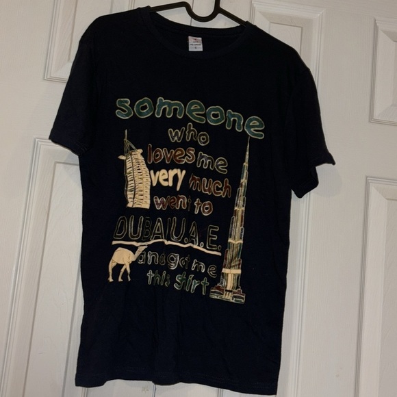 Vintage Style Some who Loves me  went to Dubai UAE tee - Picture 13 of 14